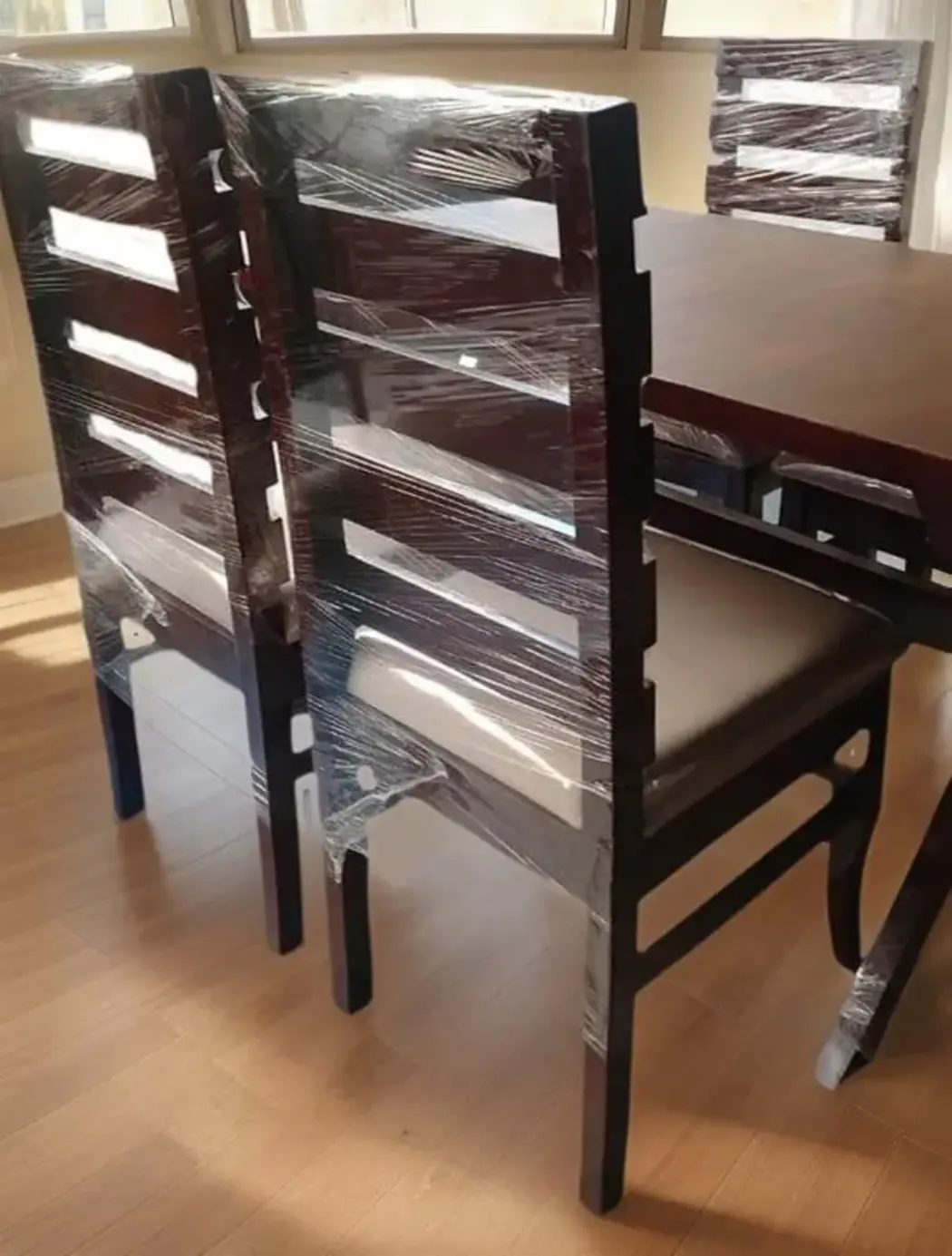 Modern Dining Table Set 4 Seater 1028 - Image 7