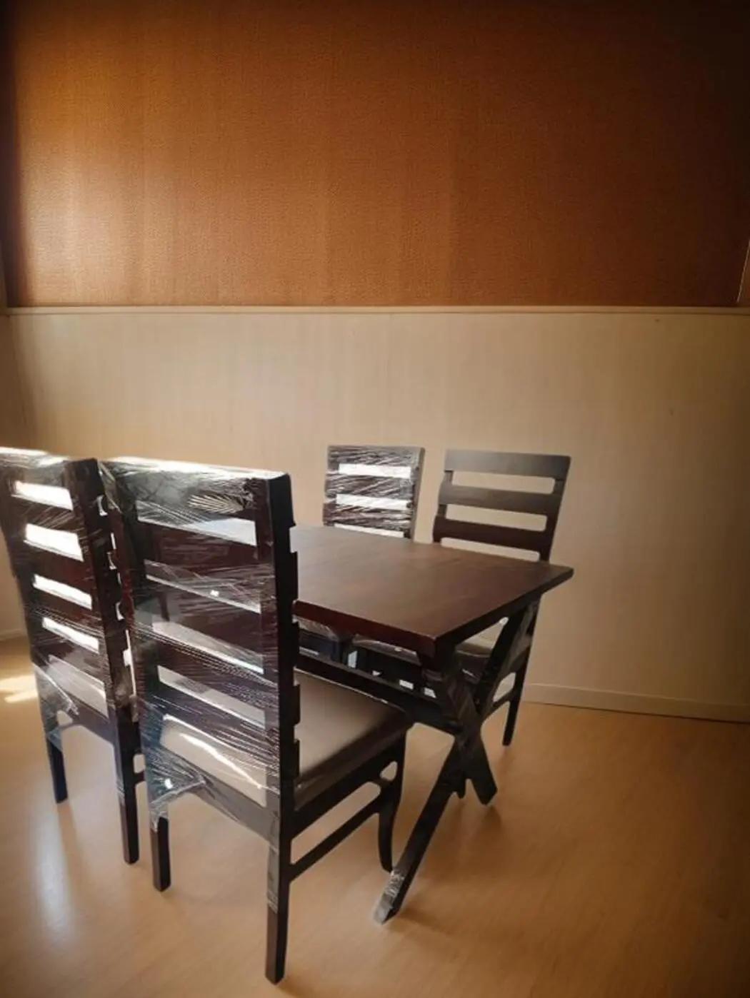 Modern Dining Table Set 4 Seater 1028 - Image 6